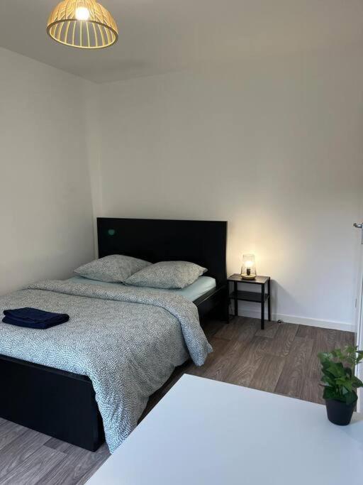 Appartement F2 De Haut Standing En Hypercentre Avec Jardin Prive A 270 M De La Gare De Mantes ! Екстериор снимка