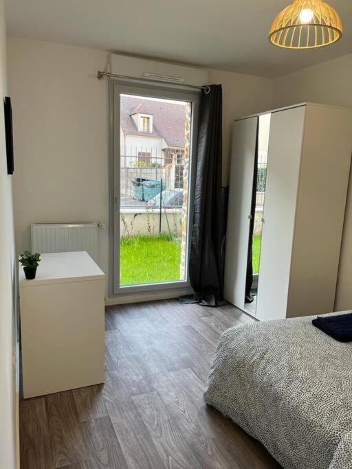 Appartement F2 De Haut Standing En Hypercentre Avec Jardin Prive A 270 M De La Gare De Mantes ! Екстериор снимка