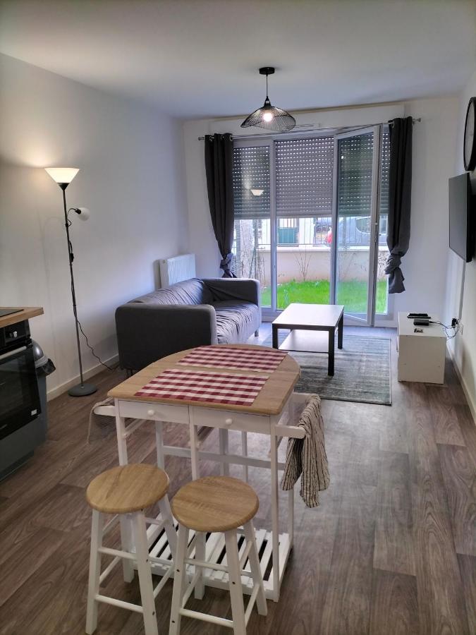 Appartement F2 De Haut Standing En Hypercentre Avec Jardin Prive A 270 M De La Gare De Mantes ! Екстериор снимка