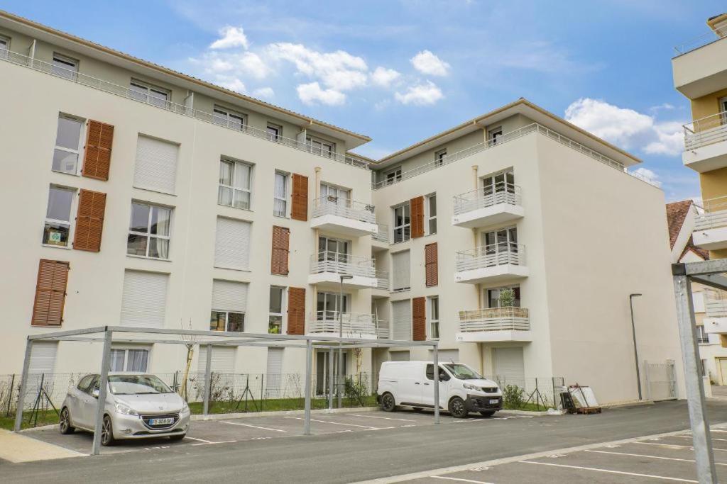 Appartement F2 De Haut Standing En Hypercentre Avec Jardin Prive A 270 M De La Gare De Mantes ! Екстериор снимка